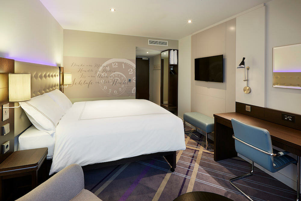 Premier Inn Frankfurt Westend Hotel