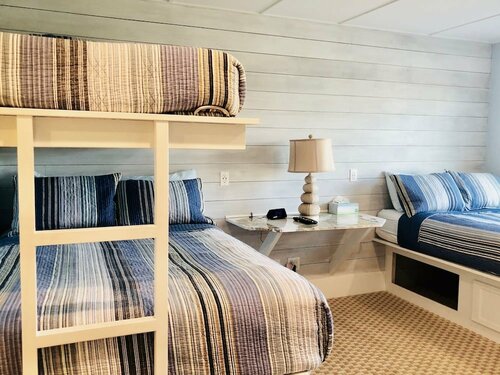 Driftwood Inn, Lodges, Fishing Charters & Rv Park, Prenota Hotel Hotel a Alaska con parcheggio, Parcheggio