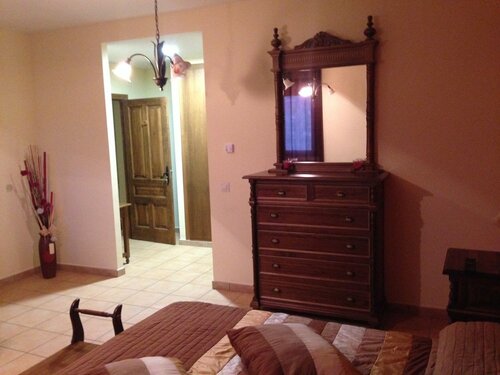 Hostal Restaurante El Hayedo, Book Hotel Hoteller i Castilla-La Mancha med parkering, Parkering