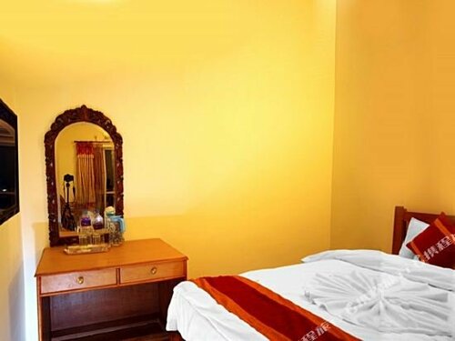 Hotel Hikers Haven, Забронировать Отель Отели Катманду с парковкой, рядом с Nasal Chowk, Парковка