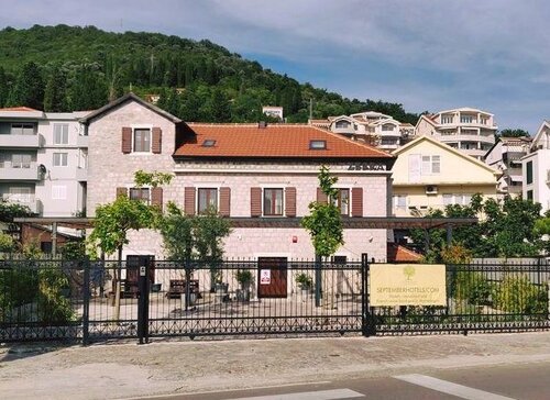 Hotel Zebra, Varaa Hotelli Donya-Lastva Montenegro