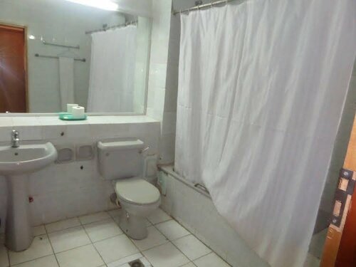 Treasures Suites & Conferences, Prenota Hotel Hotel a Bwari con piscina, Piscina
