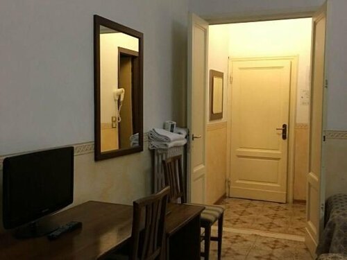 Hotel Olimpia, Забронировать Отель Отели Флоренции с парковкой, рядом с Флорентийский баптистерий, Парковка