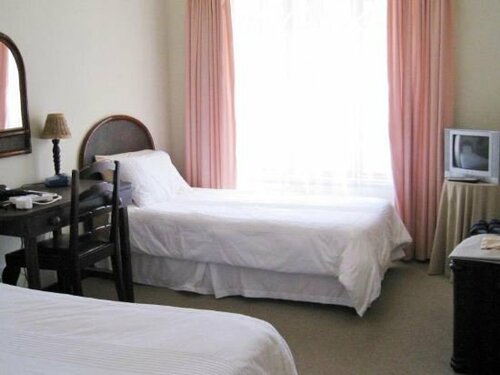 Dolphin Inn Blouberg, Buchen Sie Bed & Breakfast Bloubergstrand Tafelbucht