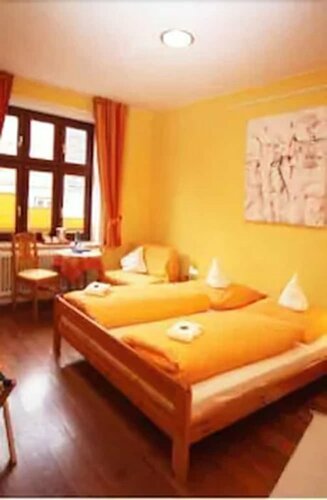 Hotel zur alten Stadtmauer, Забронировать Отель Иннерштадт Любек, рядом с Площадь Клингенберг