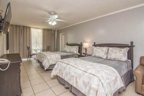 The Fairways Inn of Naples, Забронировать Отель Отели штата Флориды с завтраком, Завтраки
