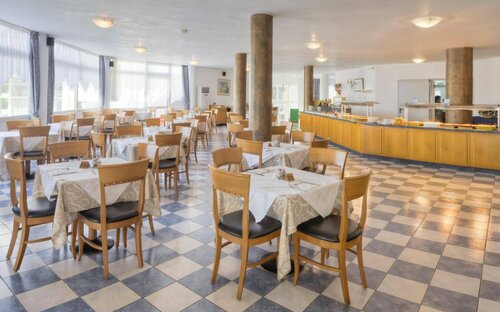 Corali Hotel, Брондау Қонақ үй Tigaki қаласындағы таңғы ас қосылған қонақ үйлер, Таңғы ас