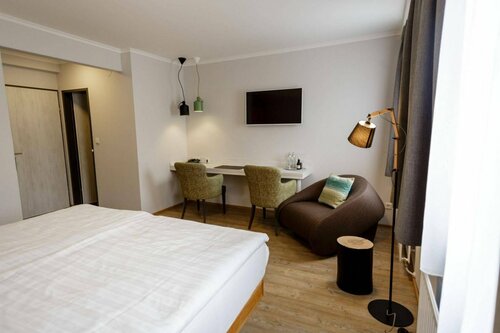 Der Stasta, Rezervați Hotel 23. Liesing Viena