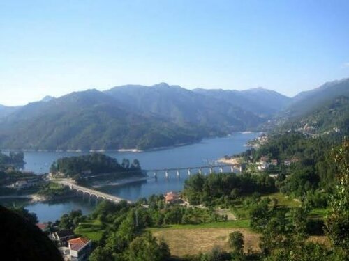 Campismo Rural Rio Caldo Gerês, Забронировать Апартаменты/квартира Отели Пенеда-Жереш с парковкой, Парковка
