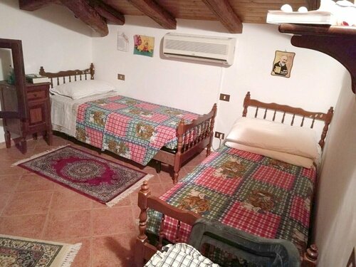 House With 2 Bedrooms in Scopello, Забронировать Отель Отели Кастелламмаре-дель-Гольфо с парковкой, Парковка