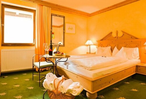 Hotel Edelweiss & Gurgl, Забронировать Отель Отели Зельден с парковкой, Парковка