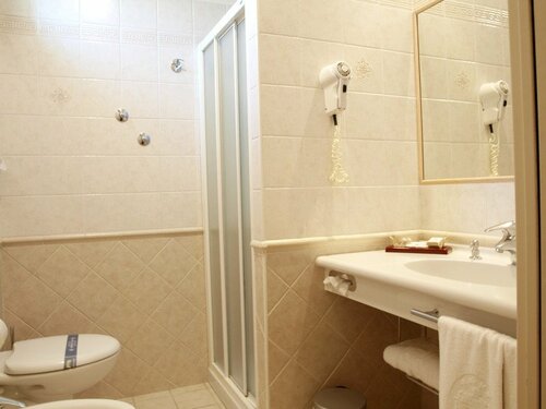 Hotel San Clemente, Забронировать Отель Отели Сантарканджело-ди-Романий с завтраком, Завтраки