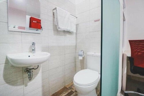 RedDoorz Plus near Living Plaza Jababeka, Reserva ahora Hotel Cikarang Oeste de Java