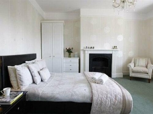 Beaufort Lodge, Забронировать Отель Тонтон Сомерсет