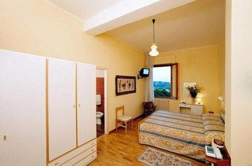 Hotel Risorgimento, Забронировать Отель Отели Val di Chiana 3 звезды, 3*