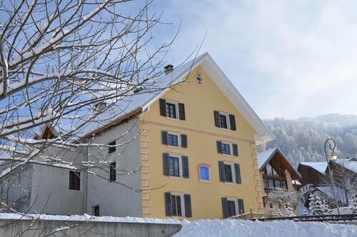 Chez le Marquis du Pontet, Book Hotel Hoteller i Rhône-Alps med parkering, Parkering