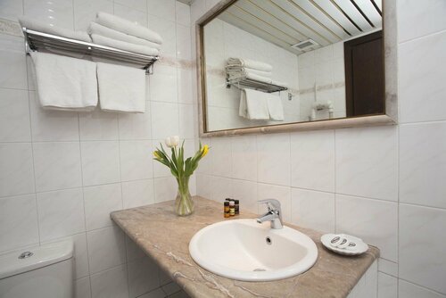 Pythagorion Hotel, Забронировать Отель Афины Острова Саронического залива - Аттика, рядом с Статмос Ларисис