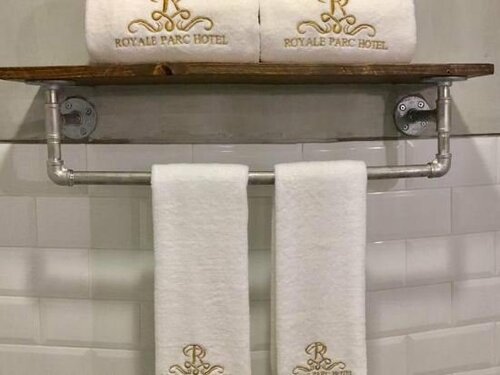 Royale Parc Hotel Tagaytay, Забронировать Отель Тагайтай Лусон