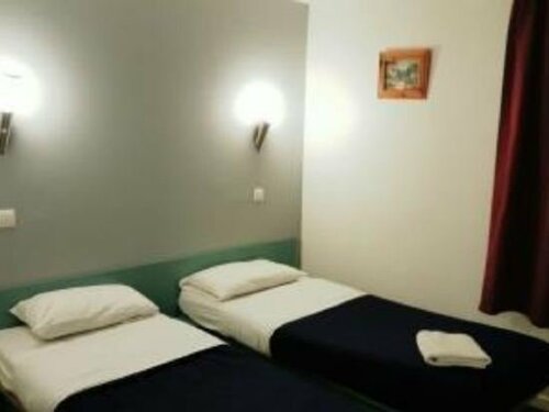 Fasthotel Barentin, Book Hotel Hoteller i Upper Normandy med parkering, Parkering