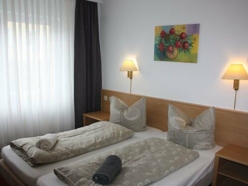 Landhotel am Mühlenwörth, Book Hotel Tauberbischofsheim Odenwald