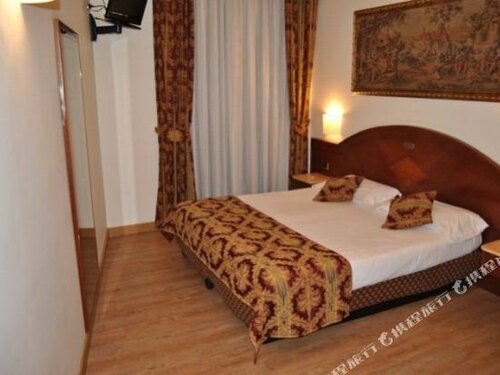 Mokinba Hotels King, Забронировать Отель Отели и гостиницы Милана, рядом с Кайроли, Отель