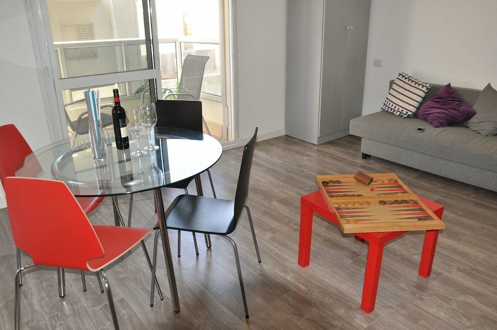 Dizengoff Suites Hotel