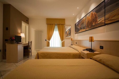 Residence Hotel Miralago, Забронировать Отель Перджине-Вальсугана Долина Валь-Сугана