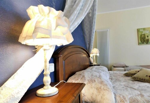 Domus Langhe B&B, Varaa Bed and Breakfast Treiso Langhe