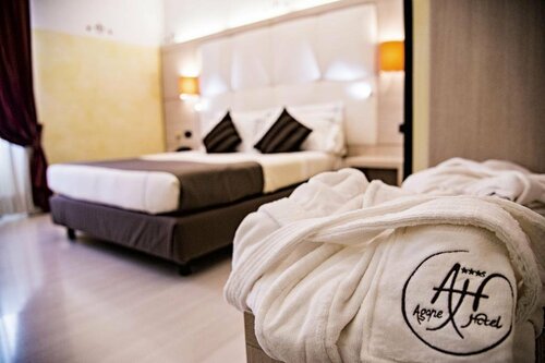 Agape Hotel - AA Hotels, Забронировать Отель Отели Милана 4 звезды, рядом с Крешенцаго, 4*