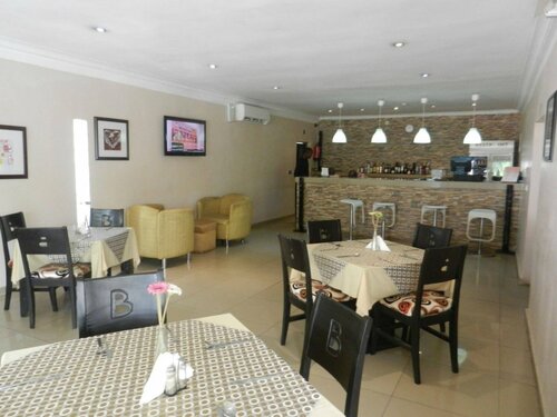Newland Luxury Apartments, Book Lejlighed Hoteller i Abuja med pool, Swimmingpool