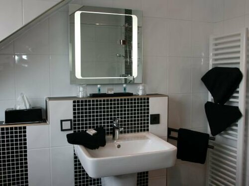 Hotel zur Wasserburg, Забронировать Отель Отели и гостиницы Керпен, Отель