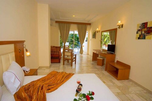 Porfi Beach Hotel, Prenota Hotel Hotel a Sithonia con pasti, Mezza/completa pensione