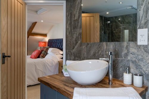 № 93 Oower Hoose, Book Hotel  