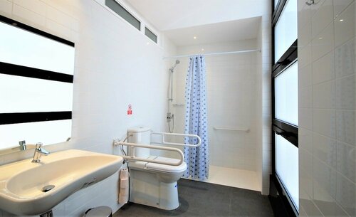 Ten To Go Hostel, Забронировать Хостел Отели Сантс-Монжуик с бассейном, Бассейн