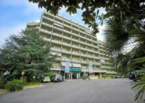 Quality Hotel Rouge et Noir, Забронировать Отель Отели Тибуртино с бассейном, Бассейн