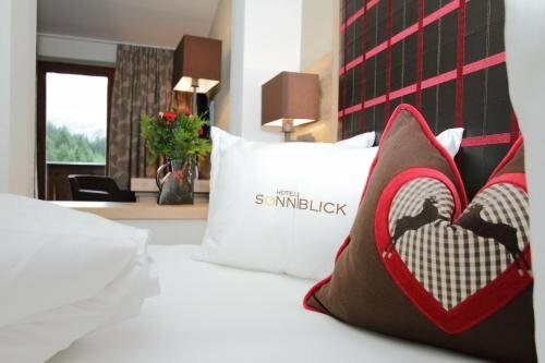Hotel Sonnblick, Rezerwuj Hotel St. Leonhard im Pitztal Pitztal