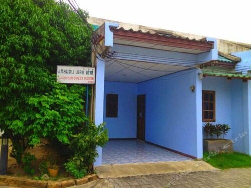 Laem Din Guest House, Забронировать Гостевой дом Отели Сурат Тхани с парковкой, Парковка