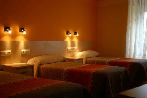 Hostal Hispanico I, Забронировать Отель Саламанка Salamanca Province, рядом с Дворец Фонсека