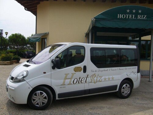 Hotel Riz B.B, Забронировать Отель Сан-Дженезьо-эд-Юнити Ломбардия