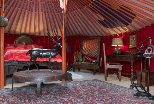 Crazy Lounge B&B, Book Bed and Breakfast Aigle 