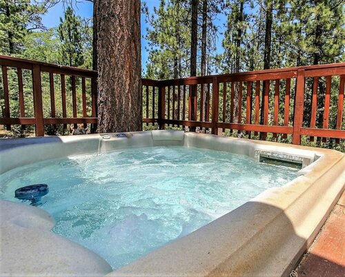 Slice of Paradise-1758 by Big Bear Vacations, Забронировать Дом для отпуска СПА-отели San Bernardino Mountains, SPA-услуги