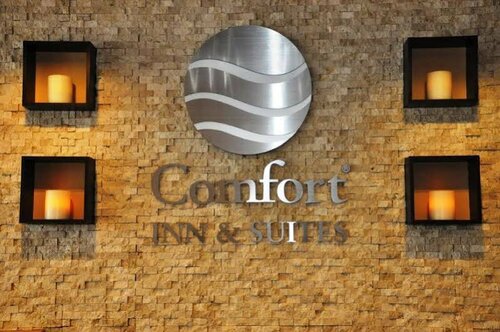 Comfort Inn & Suites Colonial, Rezerwuj Hotel Sturbridge Massachusetts
