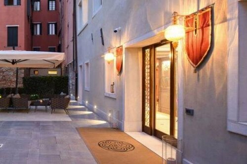 SANTA CROCE GUEST HOUSE, Забронировать Бутик-отель Санта-Кроче Венеция