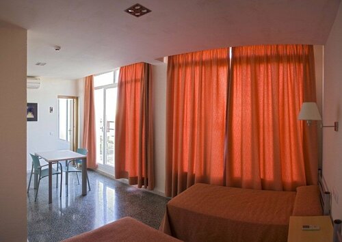 Albergue Inturjoven Jerez de la Frontera - Hostel, Забронировать Хостел Хостелы Херес-де-ла-Фронтера, Хостел