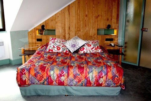 Logis Auberge Du Barrez, Rezervați Hostel Hosteluri în Aveyron, Hostel