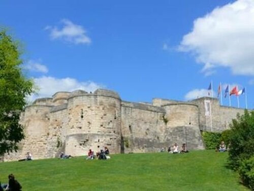 The Originals City, Hôtel Le Savoy, Caen, Забронировать Отель Кан D-day Beaches