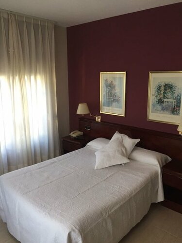 Hostal Santa María, Забронировать Отель Отели Кастилия и Леона с парковкой, Парковка