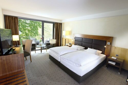 Favorite Parkhotel, Забронировать Отель Отели Майнца с парковкой, рядом с Церковь Св. Августина, Парковка