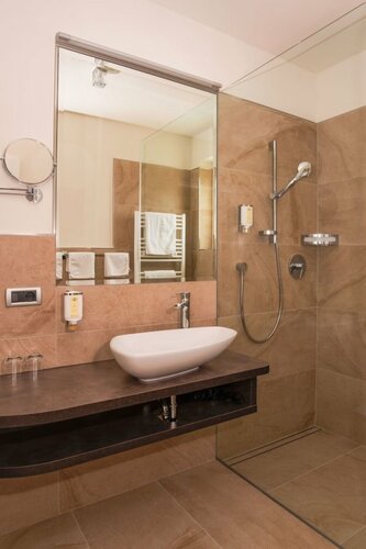 Hotel Garni Günther, Забронировать Отель Посталь Merano and Sorroundings