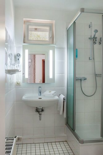 Hotel ZweiLinden Meckenheim Bonn, Забронировать Отель Меккенхайм Северный Рейн-Вестфалия